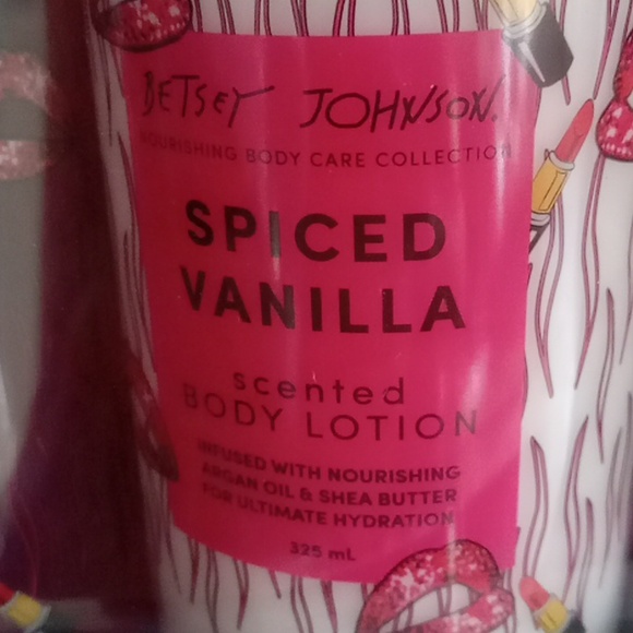 Betsey Johnson  Body Care Trio - Picture 2 of 4